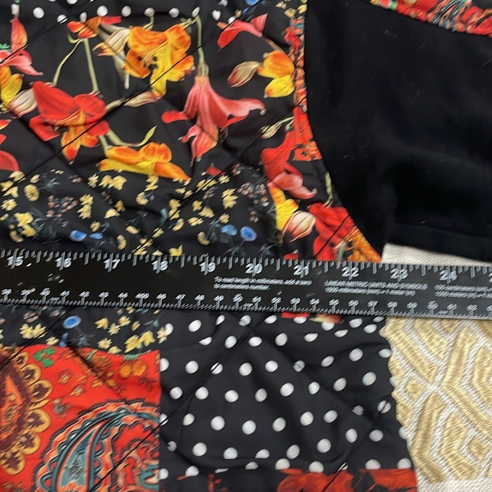 (N3) ZARA Cropped sweatshirt with patches size M - Picture 10 of 13